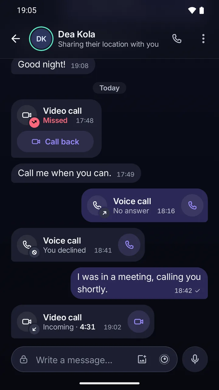 Chat with Dea Kola: calls appear as rows in the chat, including a missed call with Call back.