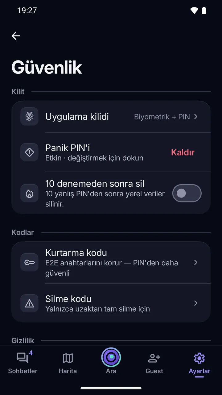 Ayarlar › Güvenlik: Biyometrik + PIN ile uygulama kilidi, etkin panik PIN’i, 10 denemeden sonra sil, kurtarma kodu ve silme kodu.